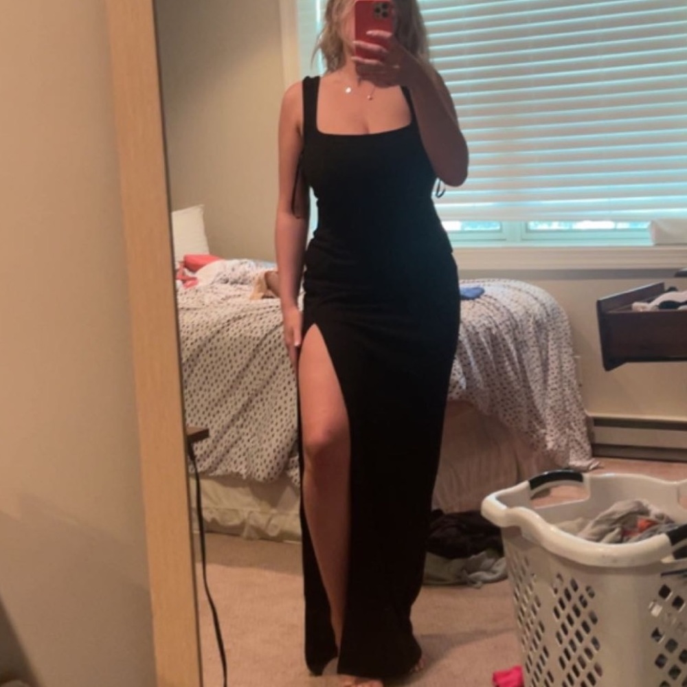 Black dress (floor length)